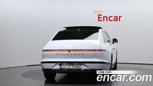 Hyundai Grandeur GN7 — Фото автомобиля 4