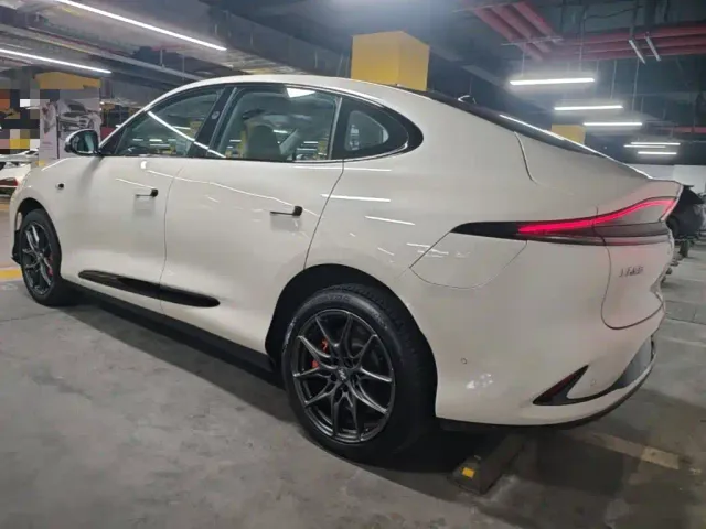 IM Motors LS6 — Фото автомобиля 4