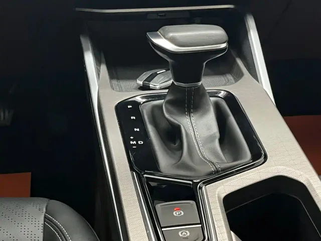 Geely Emgrand 2022 4th Generation 1.5L CVT Premium — Фото автомобиля 15