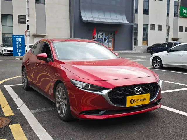 Mazda Axela — Фото автомобиля 3