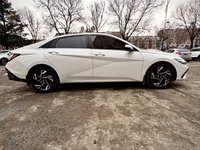 Hyundai Elantra — Фото автомобиля 7