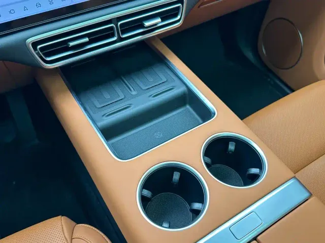 Li Auto L7 — Фото автомобиля 17