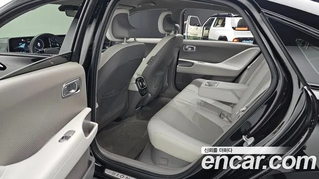 Hyundai Ioniq 6 — Фото автомобиля 12