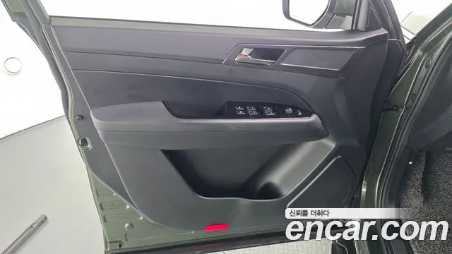 KG_Mobility_Ssangyong Rexton Новый Rexton Sport Khan Дизель 2.2 4WD — Фото автомобиля 23