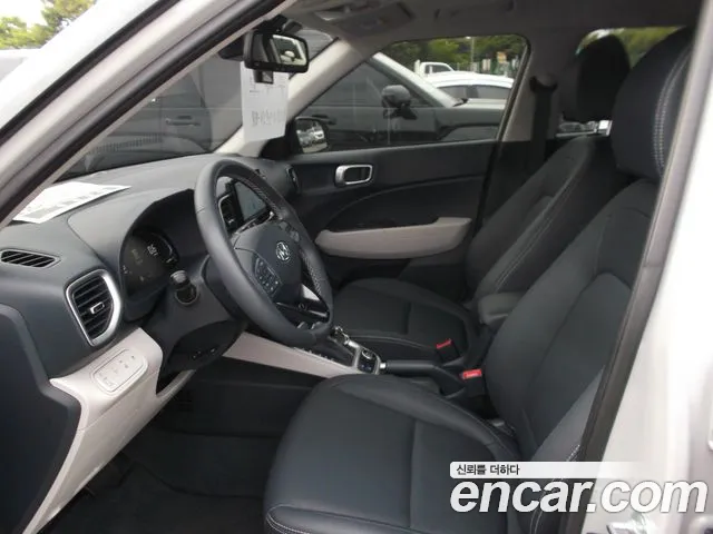 Hyundai Venue — Фото автомобиля 8