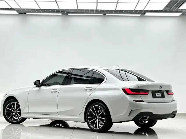 BMW BMW 3 Series 2022 320Li M Sport Package — Фото автомобиля 3
