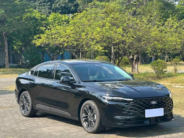 Ford Mondeo — Фото автомобиля 3