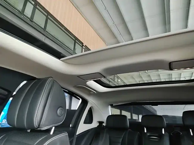 Mercedes-Benz E-Class — Фото автомобиля 17