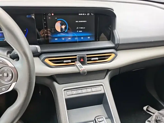 Dongfeng Fengshen E70 — Фото автомобиля 12