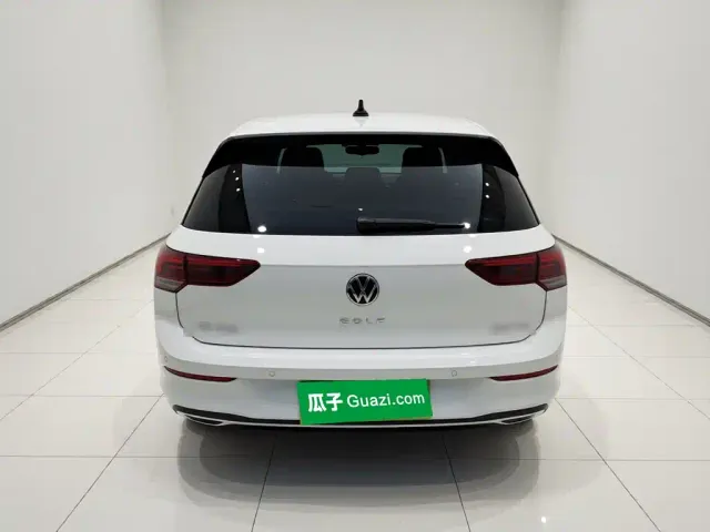 Volkswagen Golf — Фото автомобиля 3