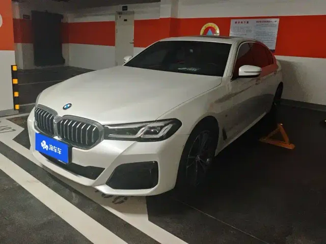 Фотография автомобиля — BMW 5 Series