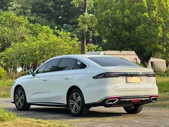 Geely Emgrand — Фото автомобиля 6