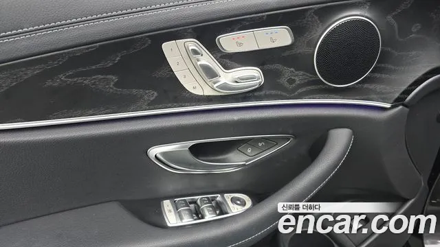 Mercedes-Benz E-Class — Фото автомобиля 26