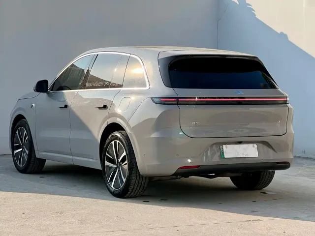 Li Auto L6 — Фото автомобиля 3
