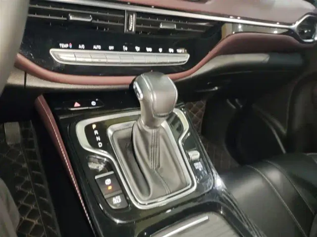 GAC Trumpchi M6 — Фото автомобиля 13