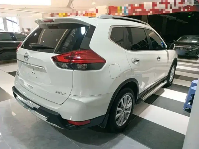 Nissan X-Trail — Фото автомобиля 6