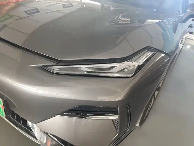 Geely Galaxy E8 — Фото автомобиля 23