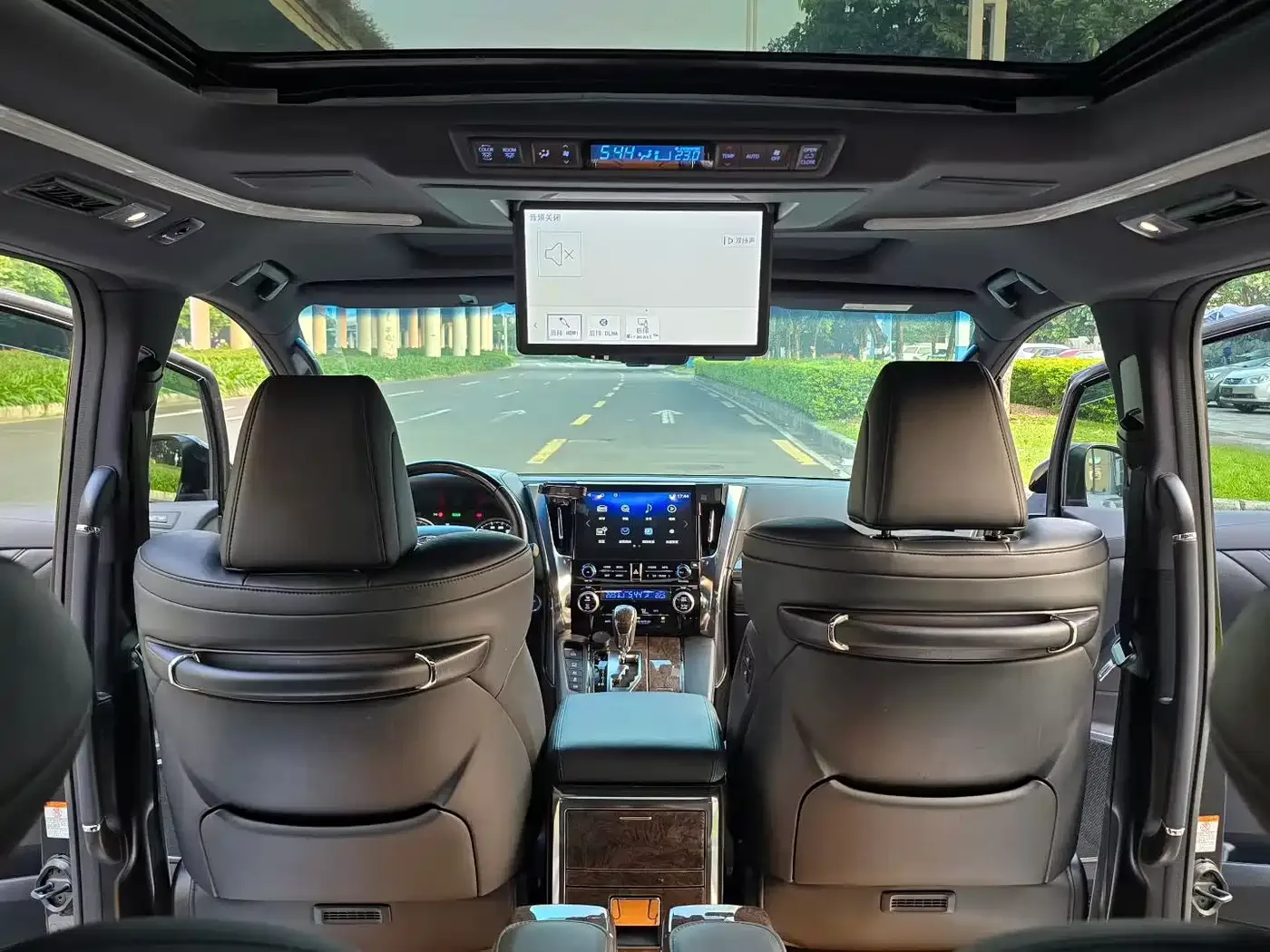 Toyota Vellfire 2021 Crown Hybrid 2.5L HV Premium Edition — Фото автомобиля 9