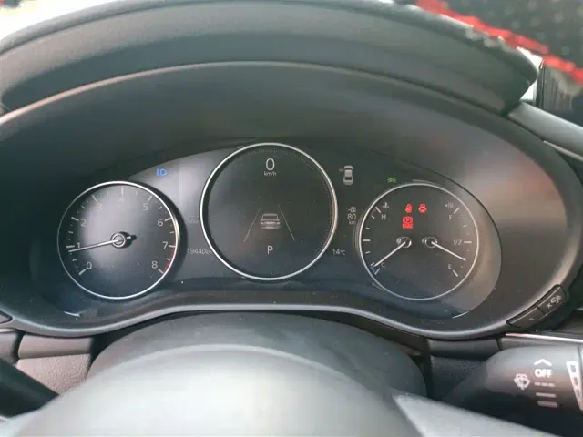 Mazda Axela — Фото автомобиля 11