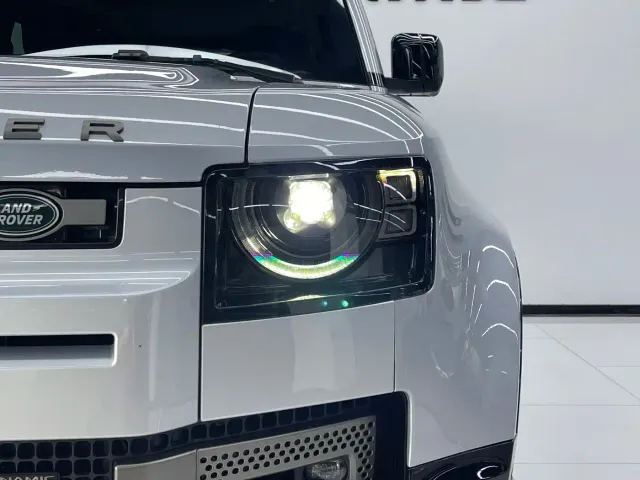 Land Rover Defender — Фото автомобиля 4