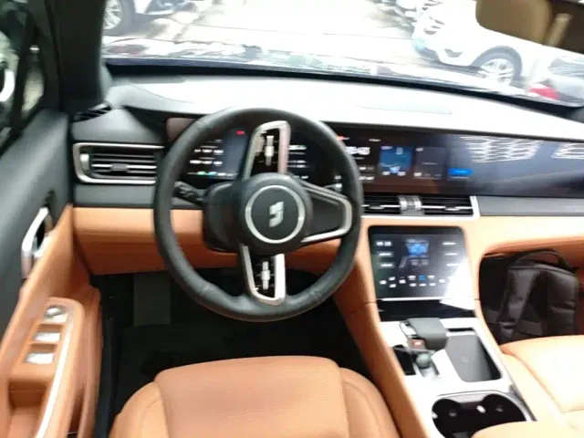 Li Auto ONE — Фото автомобиля 10