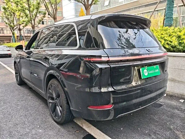Li Auto L9 — Фото автомобиля 4