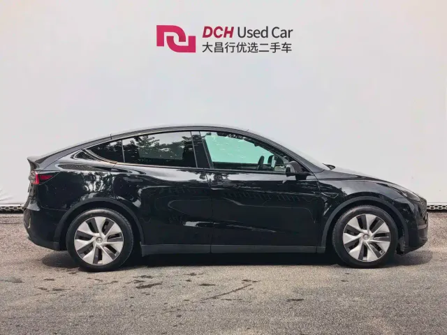 Tesla Model Y — Фото автомобиля 3