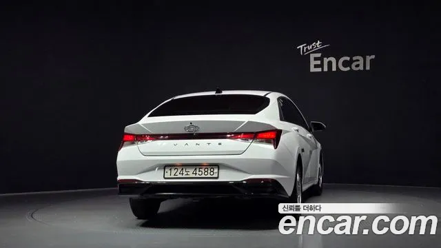 Hyundai AVANTE Avante (CN7) — Фото автомобиля 4