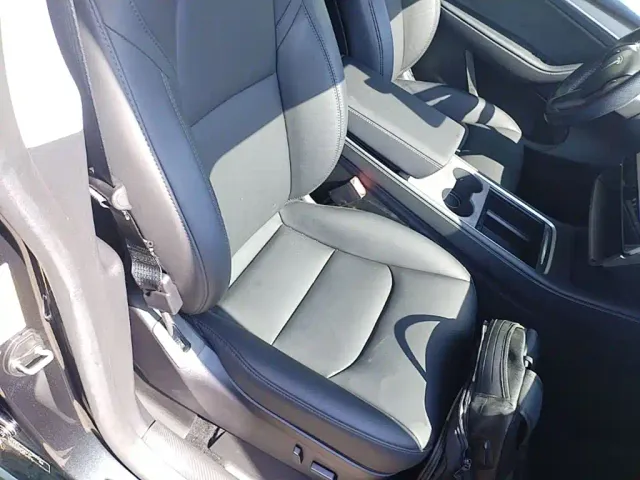 Tesla Model Y — Фото автомобиля 24