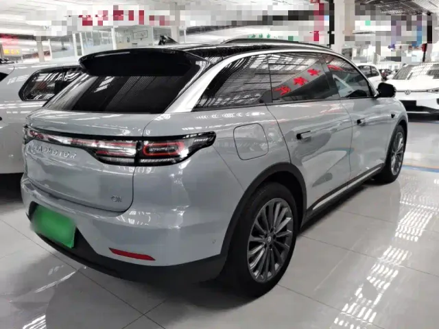 Leapmotor C11 — Фото автомобиля 6
