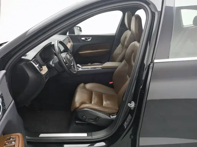 Volvo XC60 — Фото автомобиля 10