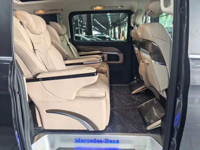 Mercedes-Benz V-Class — Фото автомобиля 11
