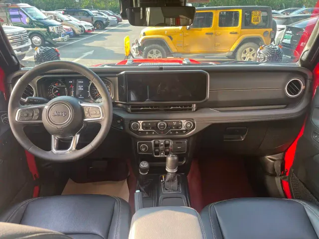Jeep Wrangler — Фото автомобиля 14