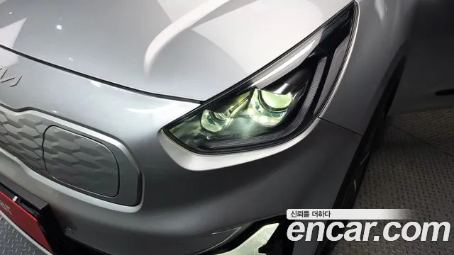 Kia Niro — Фото автомобиля 7