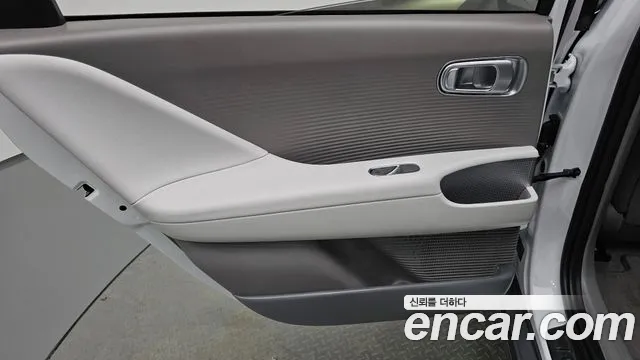 Hyundai Ioniq6 — Фото автомобиля 24