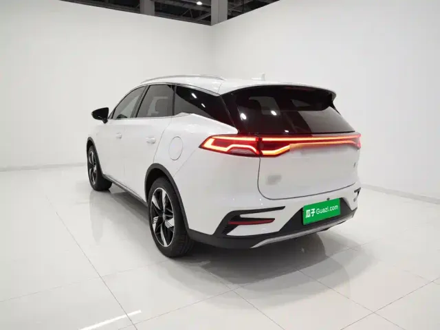 BYD Tang — Фото автомобиля 4