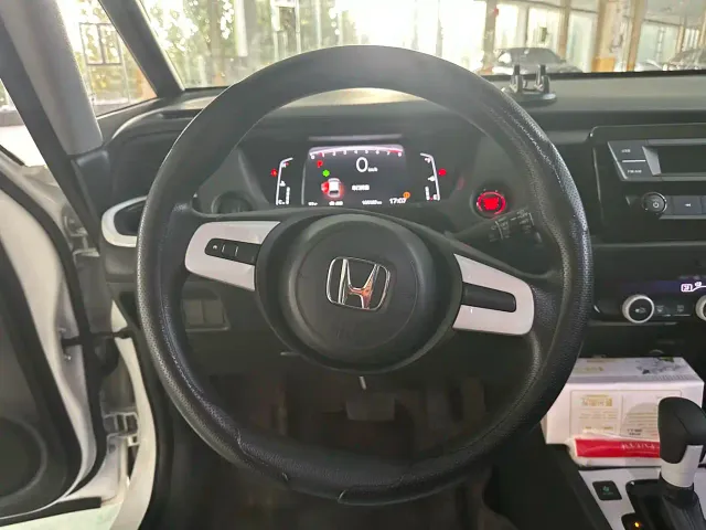 Honda Fit — Фото автомобиля 9