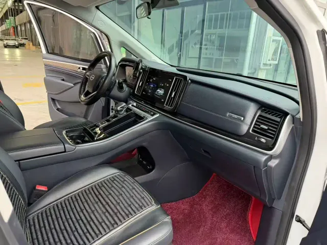 GAC Trumpchi M8 — Фото автомобиля 7