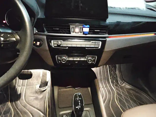 BMW X1 — Фото автомобиля 13