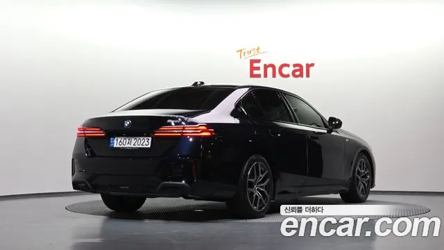 BMW 5-Series — Фото автомобиля 2