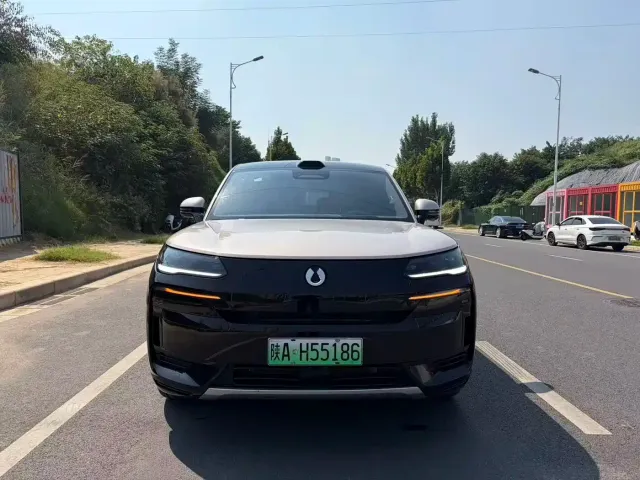 Denza Denza N9 2025 Model Premium Excellence — Фото автомобиля 2