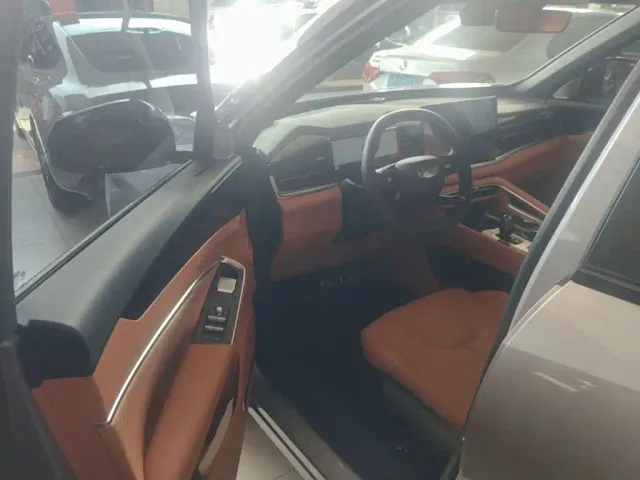 Geely Boyue — Фото автомобиля 15