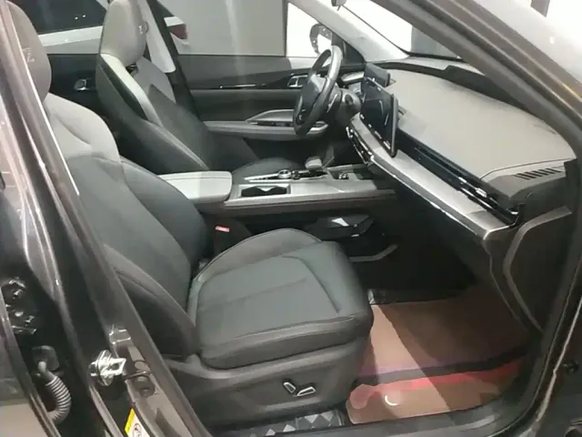 Changan Z6 — Фото автомобиля 24