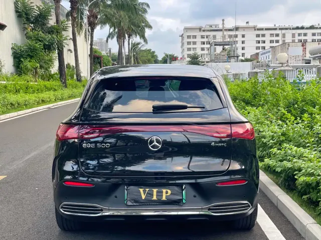 Mercedes-Benz EQE SUV — Фото автомобиля 8