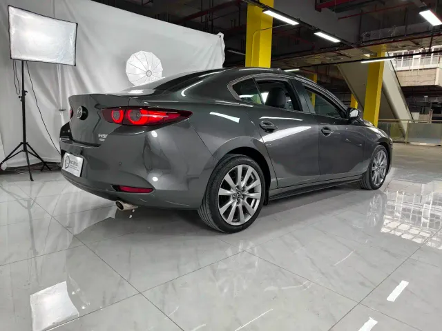 Mazda Axela — Фото автомобиля 6