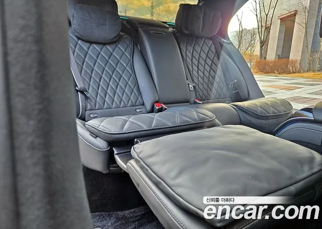 Mercedes-Benz S-Class — Фото автомобиля 13