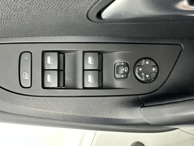 Peugeot 2008 — Фото автомобиля 12