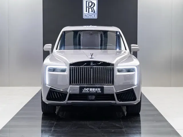 Rolls-Royce Cullinan — Фото автомобиля 2