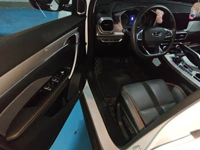 Geely Binyue — Фото автомобиля 12