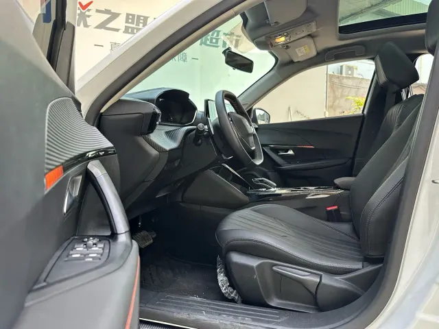 Peugeot 2008 — Фото автомобиля 18